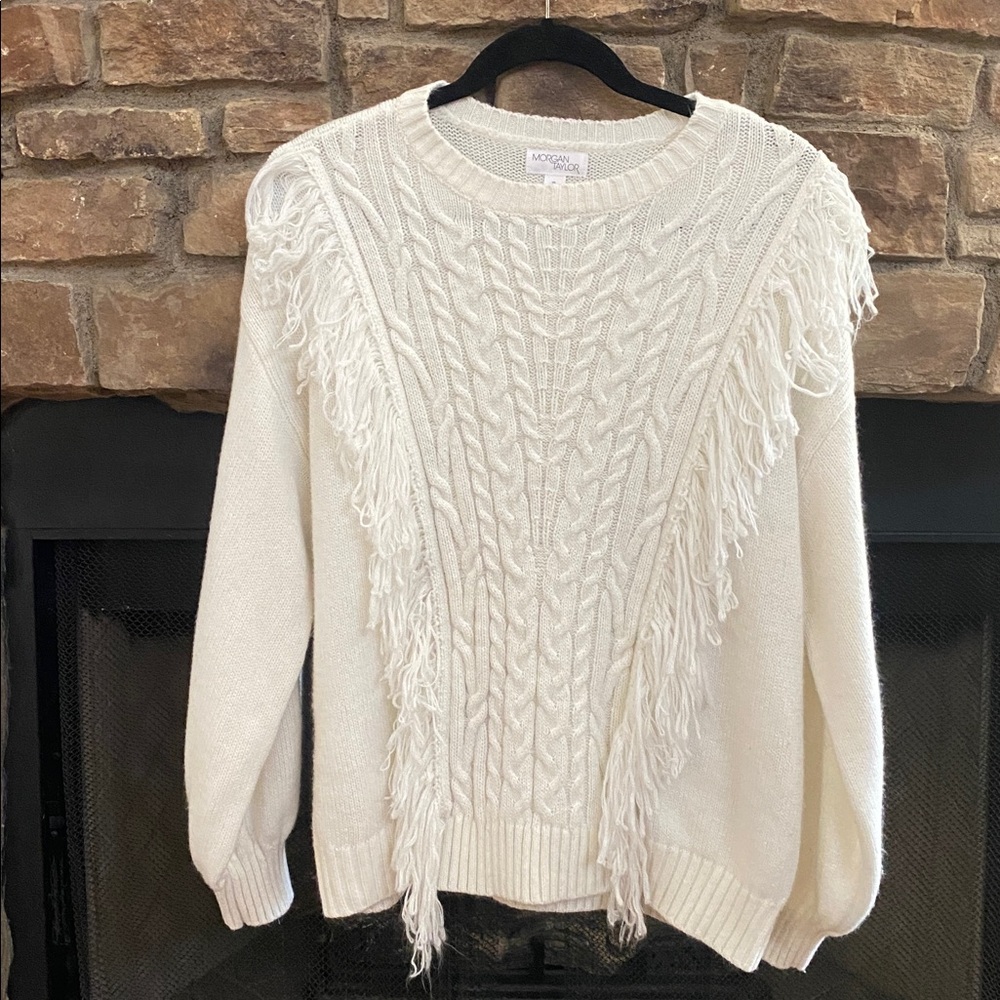 Morgan Taylor Cream Knit fringe Sweater. Size XL